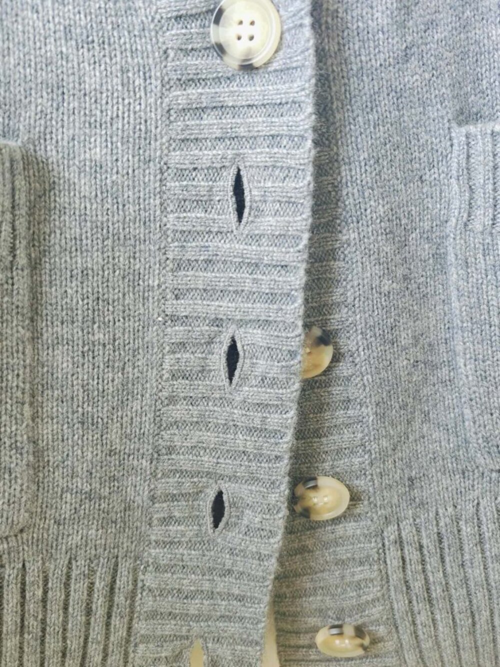 NWT Archer Eden Boyfriend V Neck Cashmere Cardigan - Picture 4 of 5